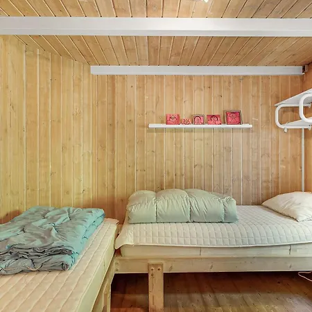 With A Pool For 8 People Near Fuglso Strand, Holiday home *