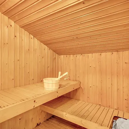 With A Pool For 8 People Near Fuglso Strand, Holiday home Ebeltoft