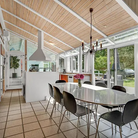 With A Pool For 8 People Near Fuglso Strand, Holiday home